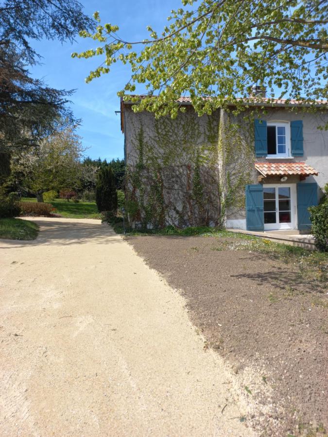 L'Eglantyne Panzió La Chapelle-de-Guinchay Kültér fotó